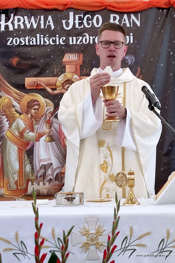 1-017 Pierwsza Eucharystia.jpg